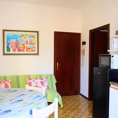 Apartamento Karina 02 *